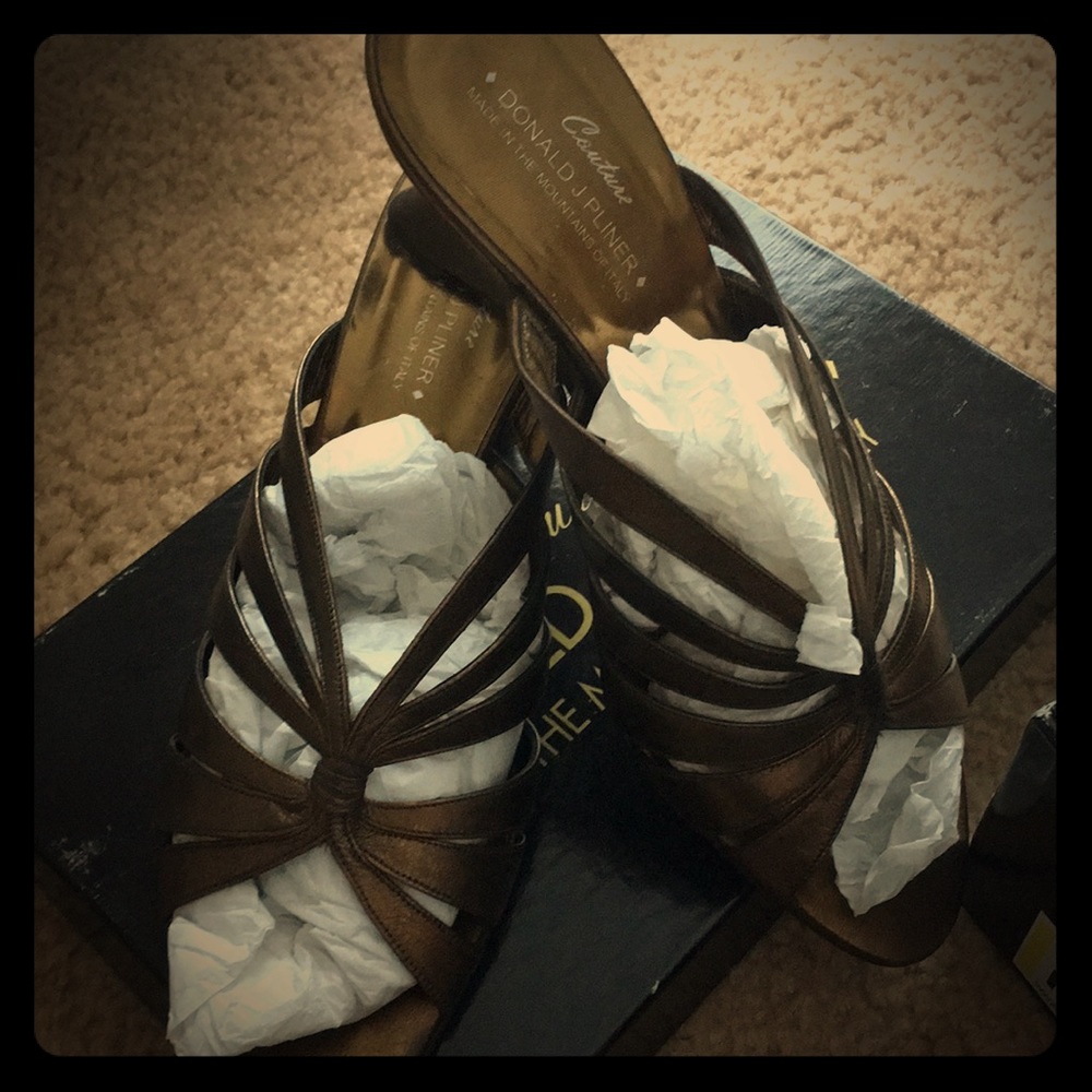 Couture Donald J Pliner bronze metallic sandals